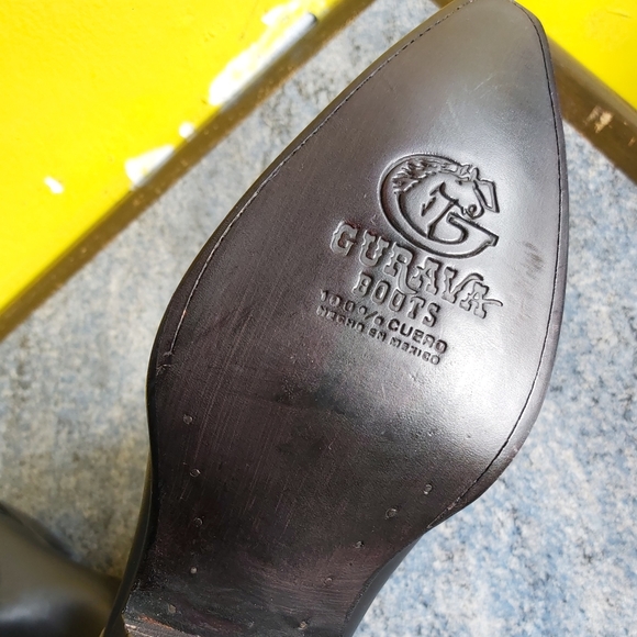 Black leather cowboy boots - Picture 2 of 3